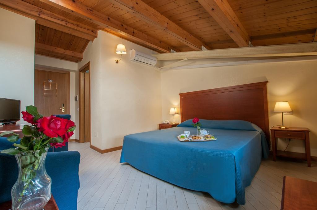 Park Hotel Villa Americana Rodi Garganico Exterior foto